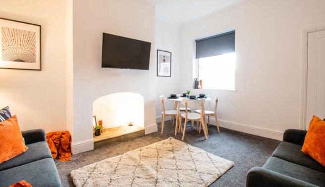 5 bed Terraced to rent Image 6