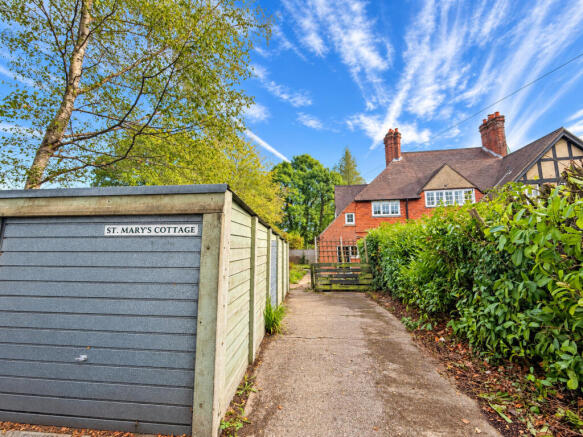 St Marys Cottage, Windmill Lane, East Grinstead, West Sussex photo 2