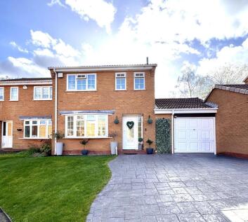 Bradgate Drive, Four Oaks, Sutton Coldfield, B74 4XG