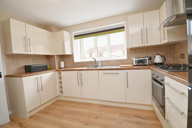 2 bed Semi-Detached for sale Image 4