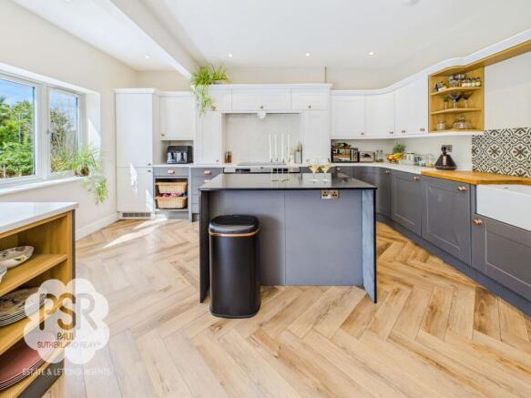 Spacious Family Kitchen