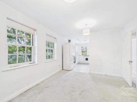 CAM01995G0-PR0371-STILL004