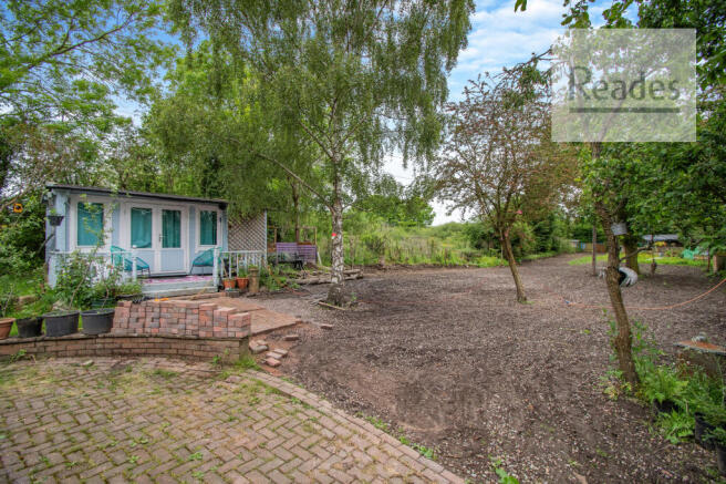 Garden to side