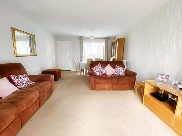 Lounge/Dining Room