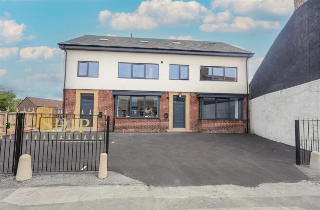 2 bed Apartment for sale Image 9