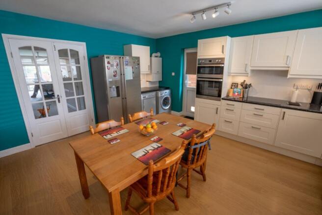 Kitchen/Breakfast Ro