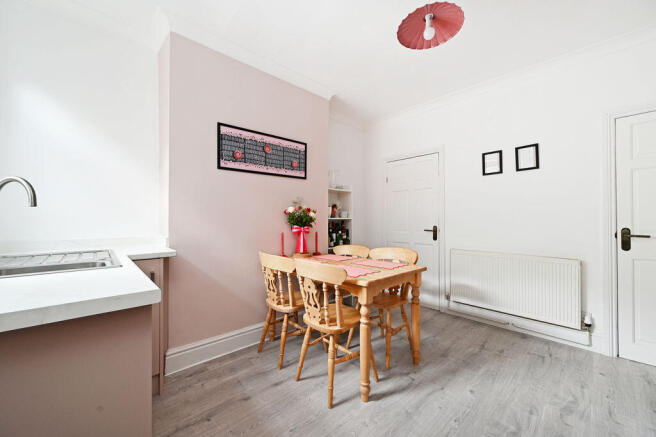 3 bed Terraced for sale Image 9