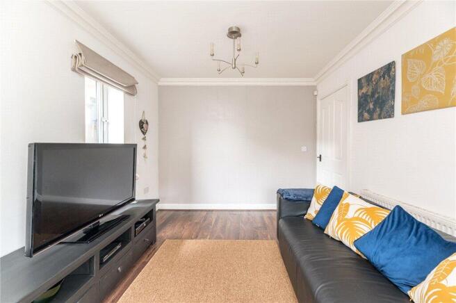 5 bed Detached for sale Image 8