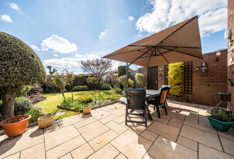Plantation Crescent, Bredon, Tewkesbury, Worcestershire, GL20