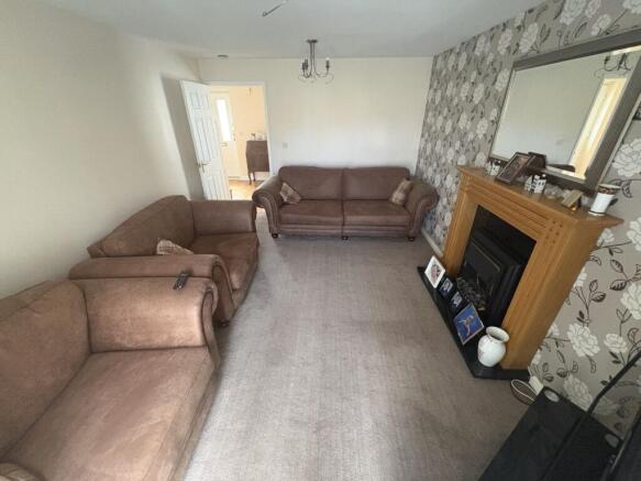 4 bed Detached for sale Image 5