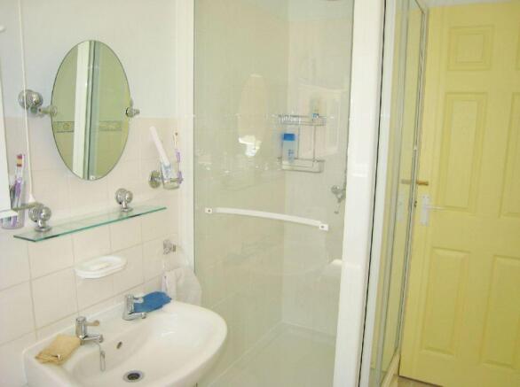 Bathroom photo 2