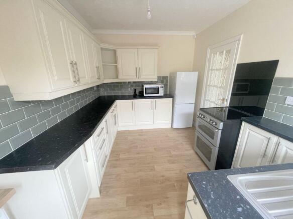 3 bed Bungalow to rent Image 6
