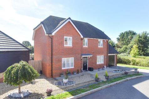 Sinclair Drive, Codmore Hill, West Sussex