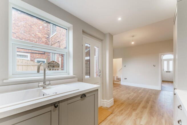 2 bed Terraced for sale Image 9