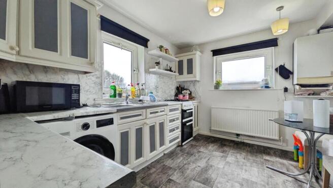 2 bed Apartment for sale Image 4