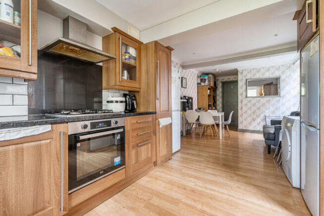 1341933-11-68b1a6...