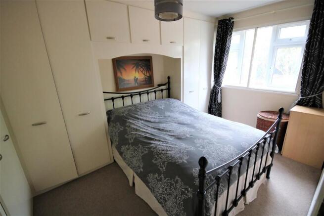 bed1.jpg