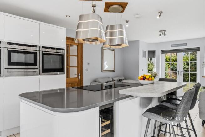 4 bed Detached for sale Image 6