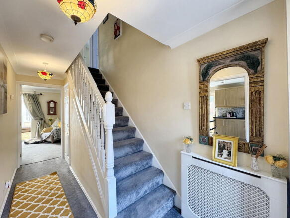 4 bed Detached for sale Image 11
