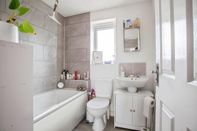 3 bed Semi-Detached for sale Image 11