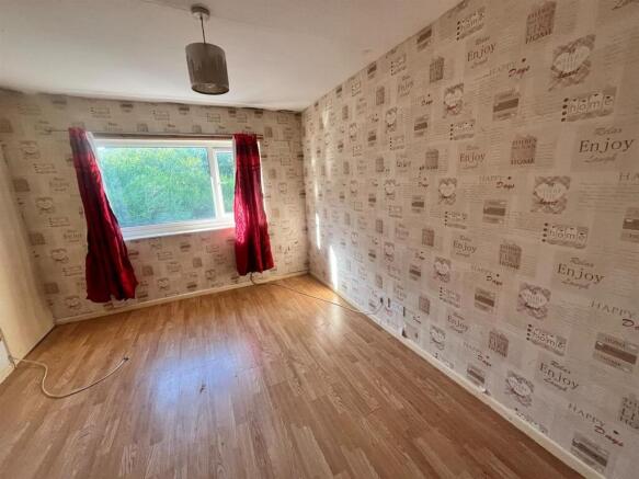 3 bed House for sale Image 4