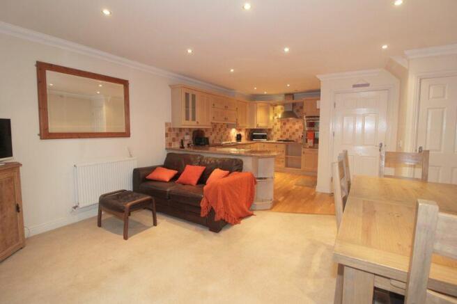 Open Plan Living/Dining Kitchen