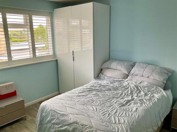 Bedroom 2 pic2.jpg