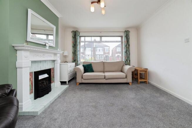 3 bed Semi-Detached for sale Image 3