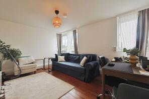 4, 1 Standish House, St Peter's Grove, London W6 9AY