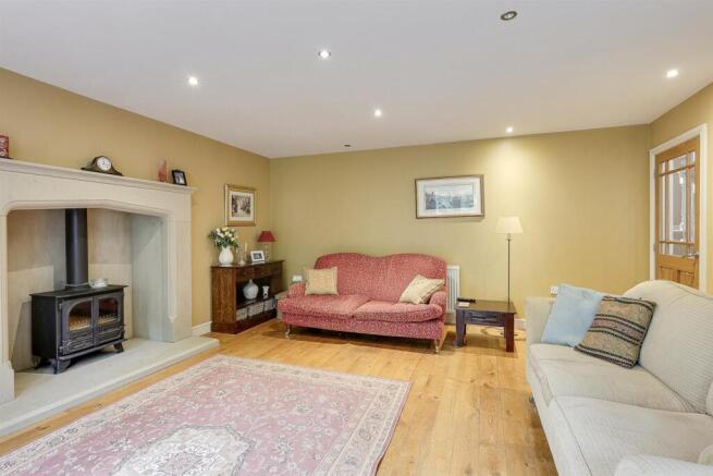 4 bed Detached for sale Image 6