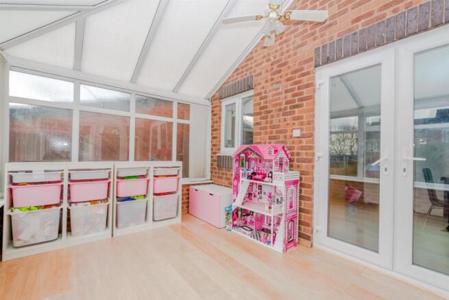 24, Mill Crescent, Cannock, Staffordshire, WS11 7Z