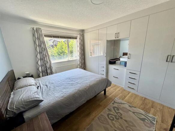 2 bed Semi-Detached Bungalow for sale Image 11