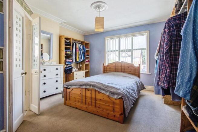 4 bed Detached for sale Image 5