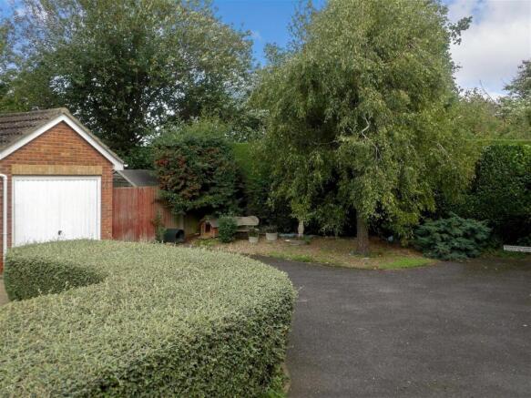 Driveway/Parking