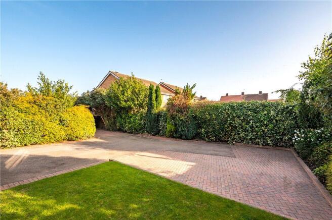 Front Garden/Parking