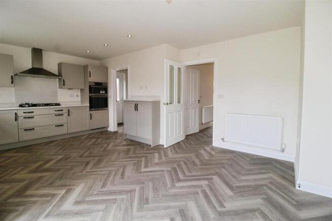 Vermilion Way, Ashlawn Gardens, Rugby photo 4