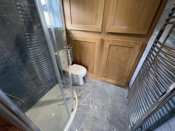4 bed Town House to rent Image 5