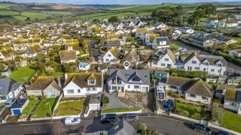 Porthleven, Stunning home with views towards harbour and clocktower