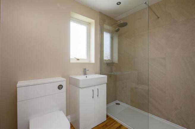 4 bed Detached for sale Image 11