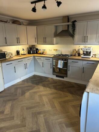 Kitchen 2 T202509250949.jpg