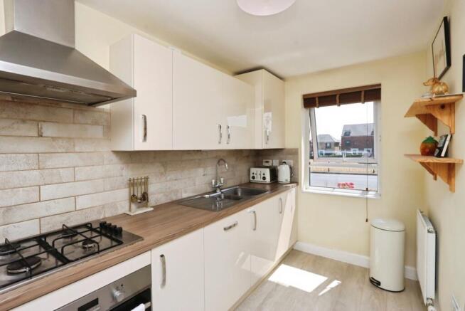 3 bed Town House for sale Image 4