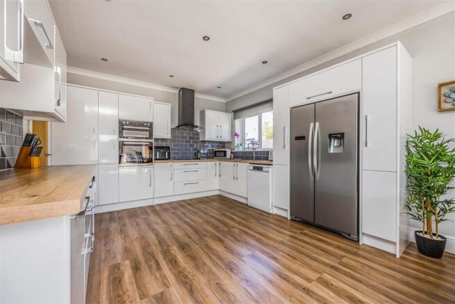 14 Salterns Lane, Hayling Island-Small-PorticoMark