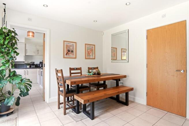 4 bed Detached for sale Image 9