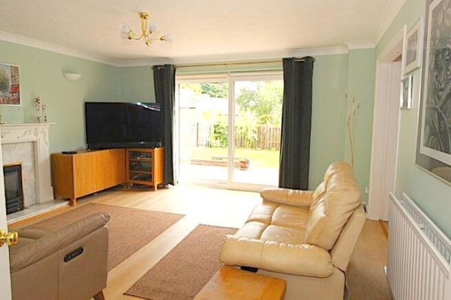 4 bed Detached for sale Image 8