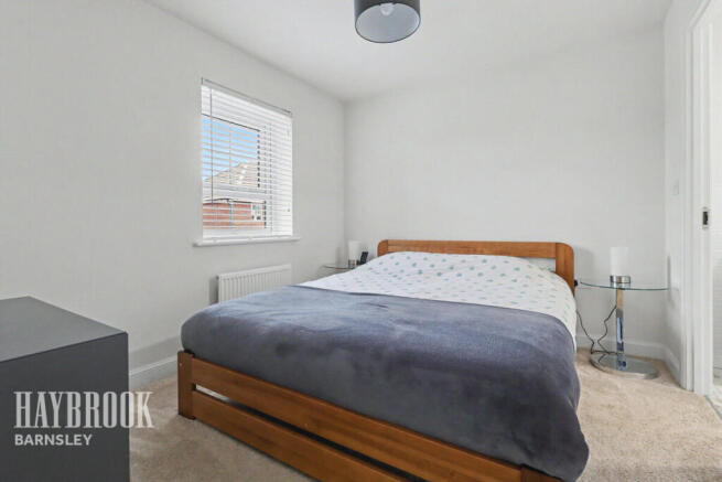 4 bed Detached for sale Image 12