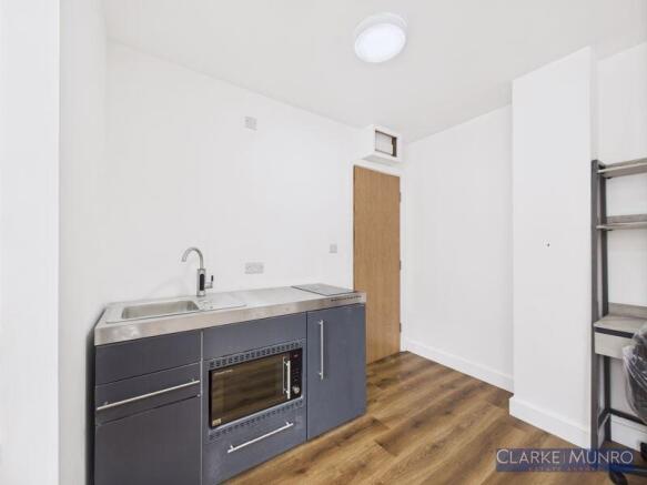Studio to rent Image 6