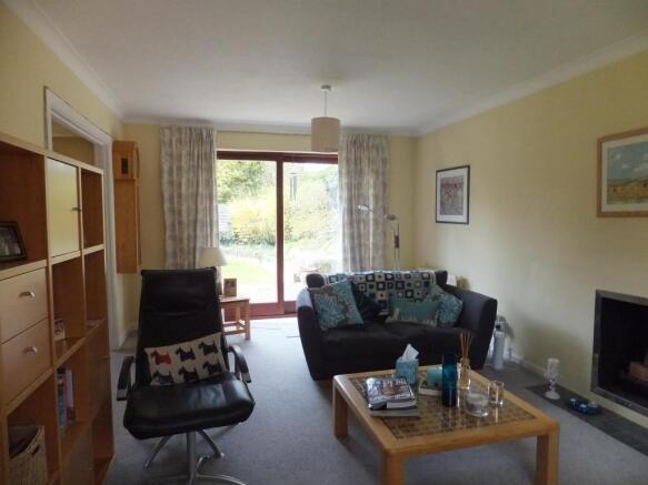 6 Copperfields Walk 
