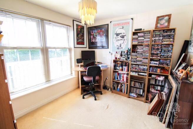 Bedroom 5/office