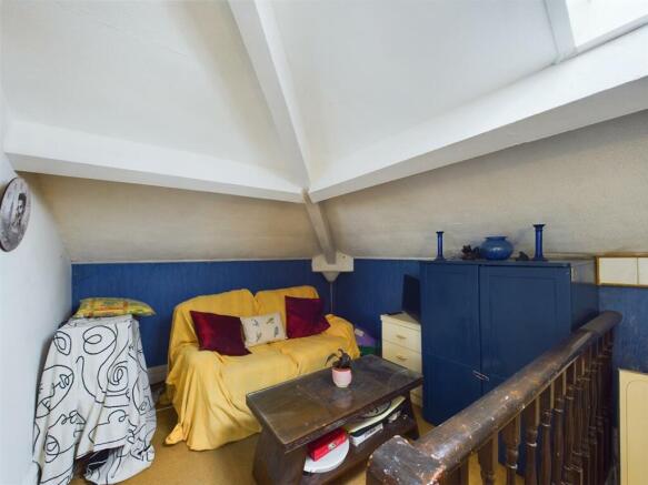 2 bed Maisonette for sale Image 8
