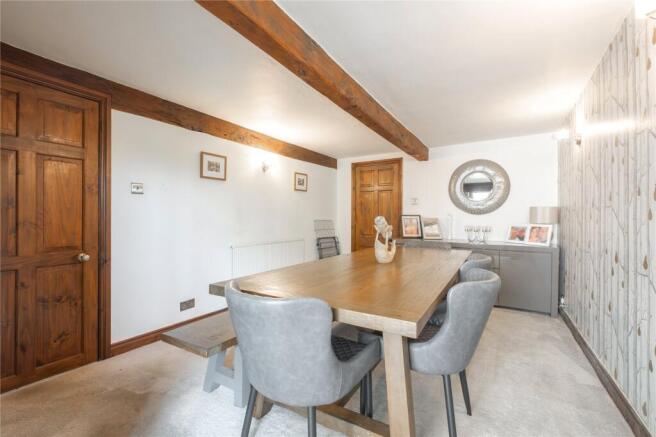 5 bed Semi-Detached for sale Image 8